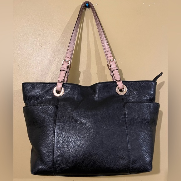 Michael Kors Handbags - Michael Kors Black Leather Bag
